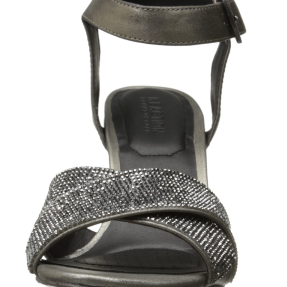 KWOB Kenneth Cole REACTION Crash 3.5 in. jeweled X-band toe strap dress sandal - Picture 2 of 7